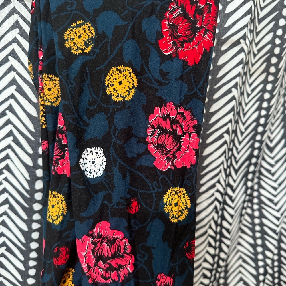 LulaRoe Floral Leggings